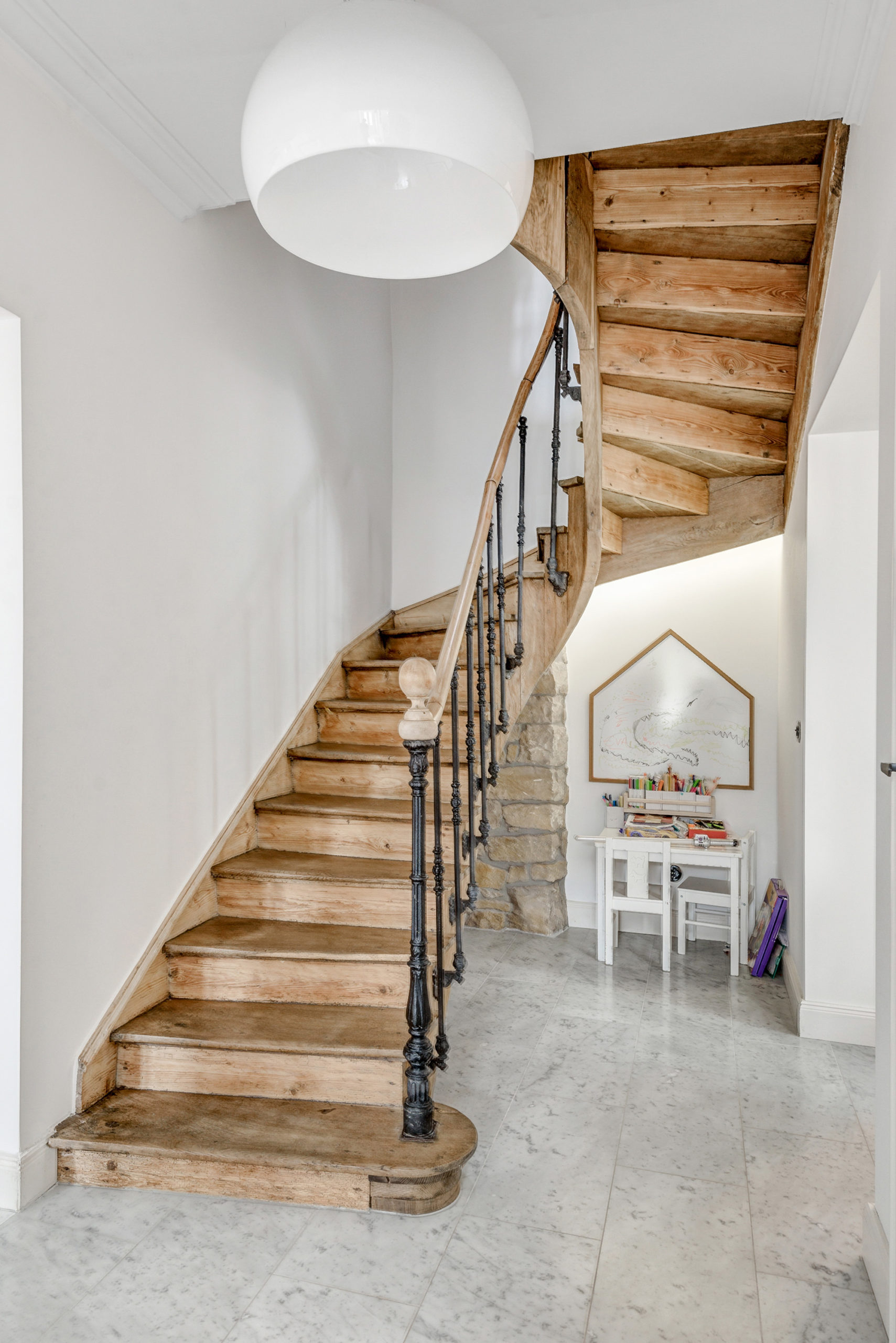 escalier-rénovation-parquet-parquet-marbre-luxembourg-aménagement-intérieur-architecture-home-design-architecte-agencement-carole-lecocq